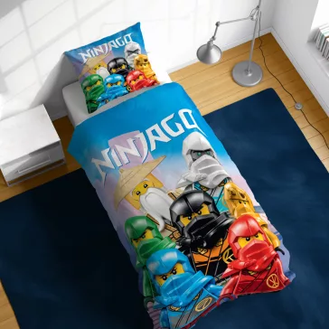   Lego Ninjago Skybound Village gyerek, ovis ágyneműhuzat 100×135 cm, 40×60 cm