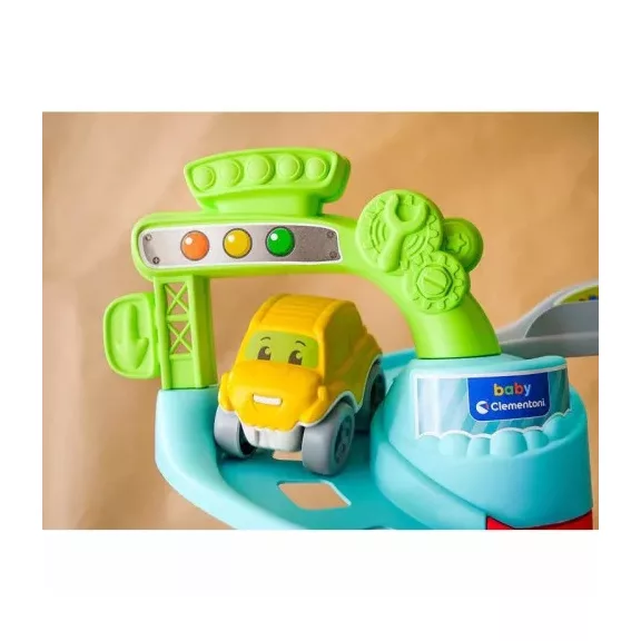 Színes Fun Garage készségfejlesztő garázs szett bukfencező kisautóval Clementoni
