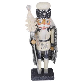   Diótörő (fehér ruhában, szürke-fehér kalapban, szürke kabátban)